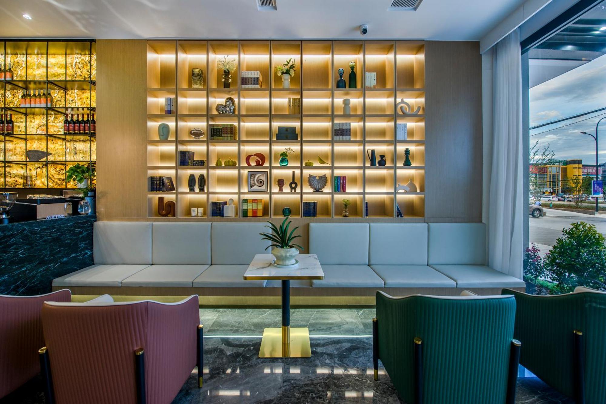 Yiwu Baide Theme Hotel Eksteriør billede